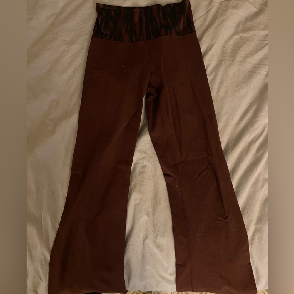 Lululemon yoga pants